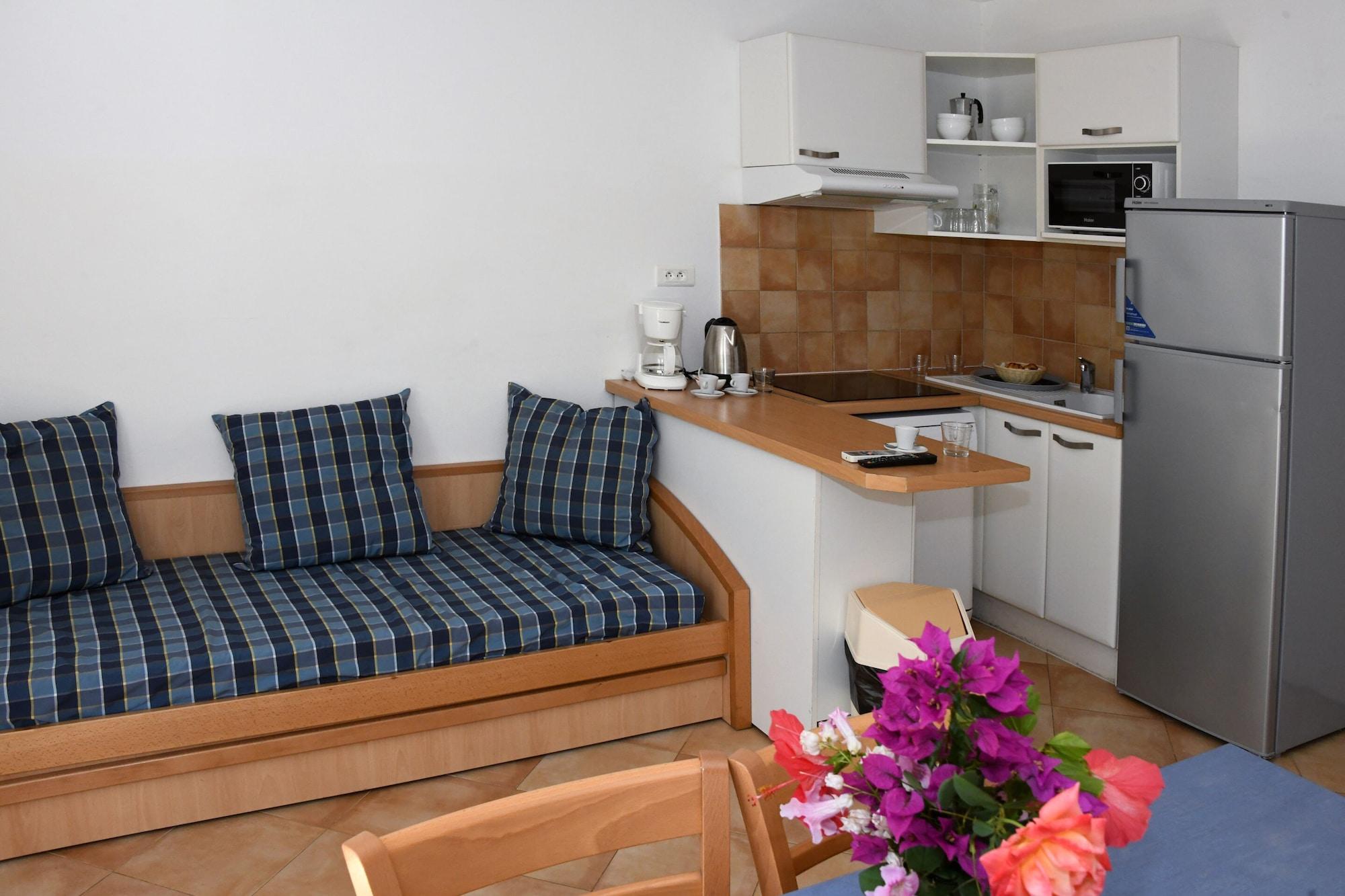 בורגו Residence Cala Bianca מראה חיצוני תמונה