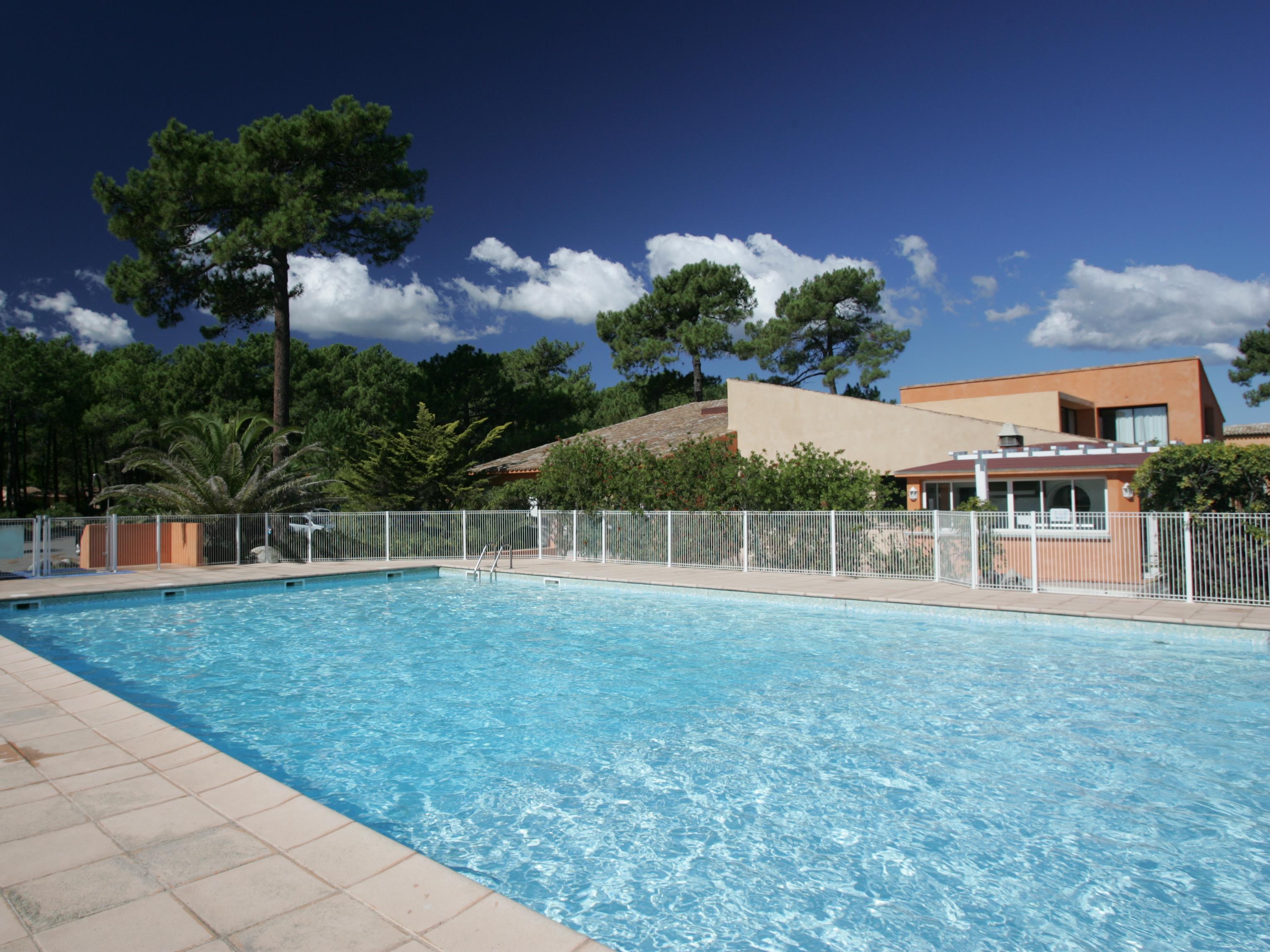 בורגו Residence Cala Bianca מראה חיצוני תמונה