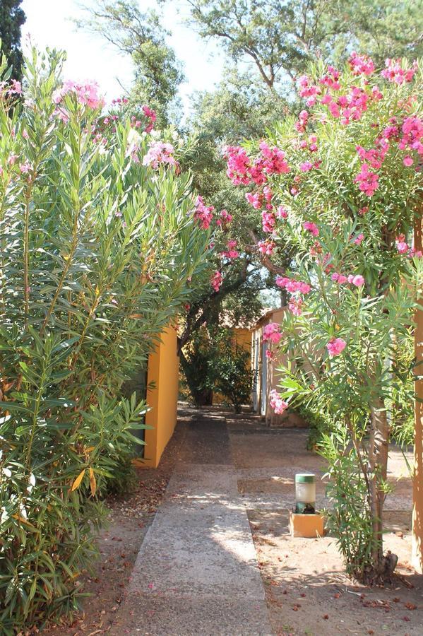 בורגו Residence Cala Bianca מראה חיצוני תמונה