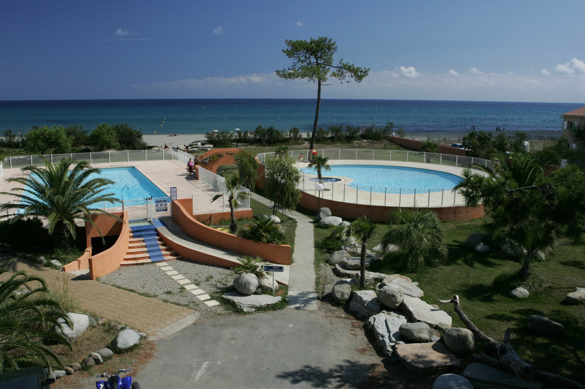 בורגו Residence Cala Bianca מראה חיצוני תמונה