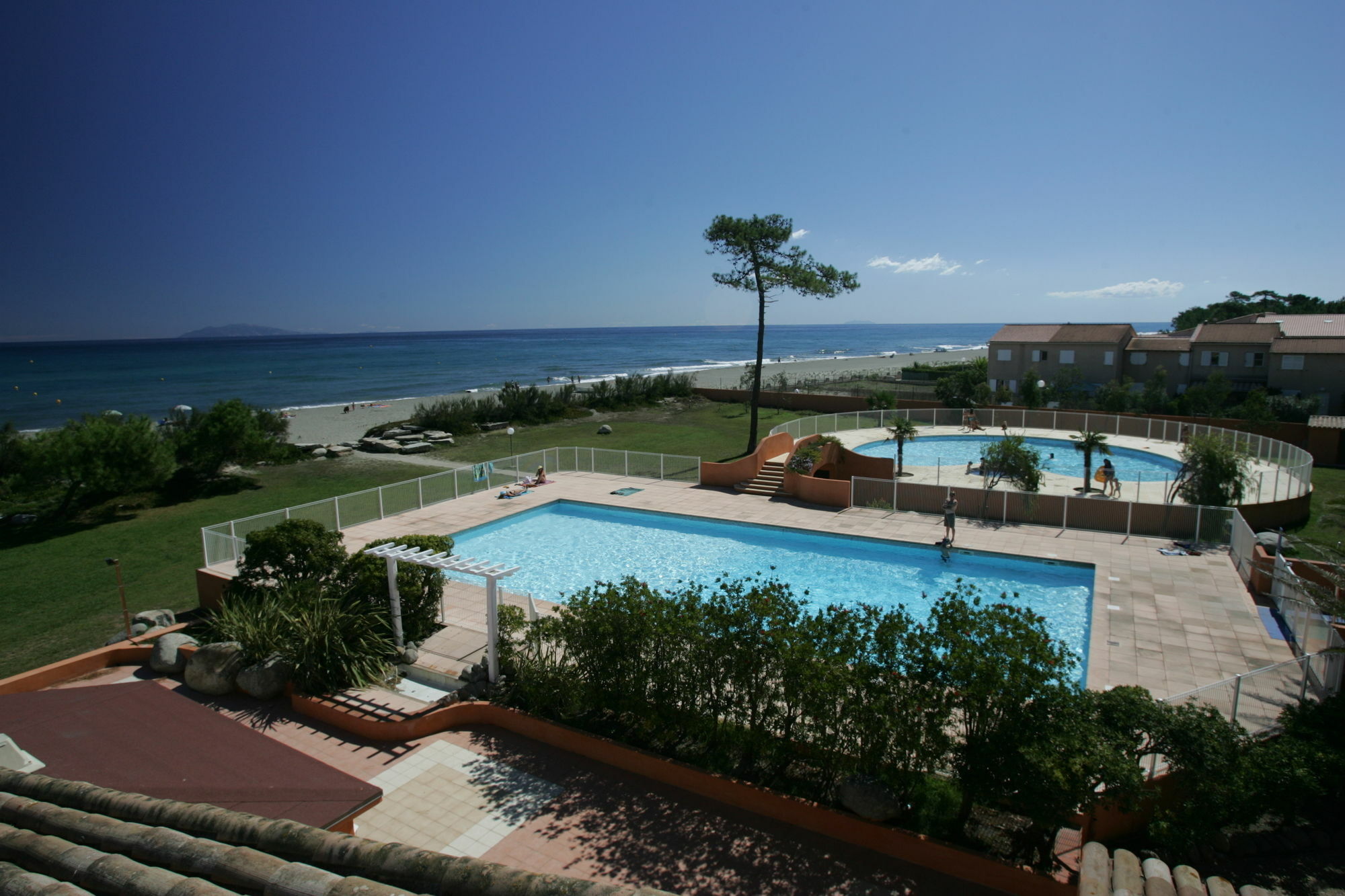 בורגו Residence Cala Bianca מראה חיצוני תמונה